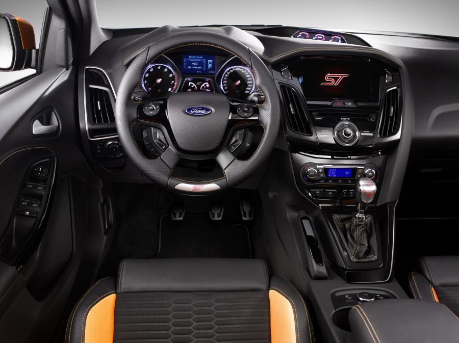  Ford Focus ST 2010 года  (фото 5 из 46)